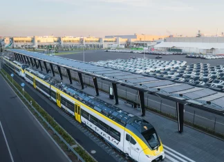 Kereta api Giga Tesla debut pertama di Jerman