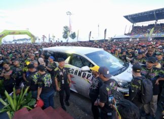 Pemuda sering hadiri majlis ilmu, bawa pulang Toyota Vellfire pada Yamaha RXZ Members 6.0