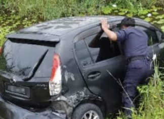 Mangsa kemalangan acu pisau ke arah anggota polis selepas dibantu