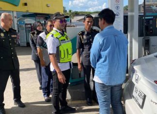 580 kenderaan pendaftaran asing isi minyak berulang kali sehari di sempadan Malaysia-Thailand