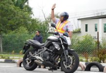 “Selesaikan saman tertunggak dan senarai hitam, barulah sistem tukar status layak,” KP JPJ