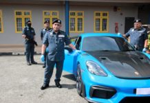 Kastam Perlis rampas tiga kereta termasuk Porsche Cayman bernilai RM1.1 juta