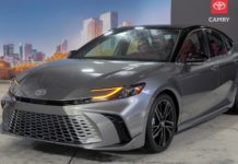 Toyota jual lebih 800 unit sedan Camry dalam masa sehari