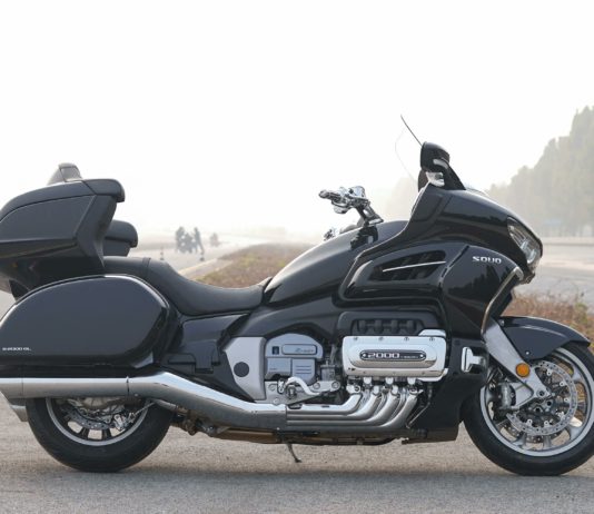 Jentera touring Souo S2000 debut dengan enjin 8 silinder, 154 hp!