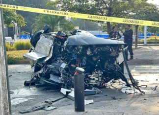 Tesla Cybertruck hancur akibat kemalangan, namun kesemua penumpang selamat