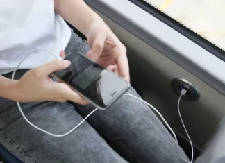 Insiden pengecas USB : Periksa secara berkala sistem bekalan kuasa utama bas ekspres