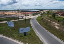 163 warga China bekerja ‘macam hamba’ di tapak kilang EV di Brazil