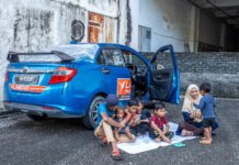 Tujuh sekeluarga tiga bulan tinggal dalam Perodua Bezza