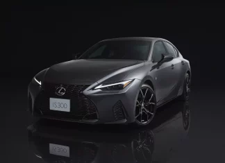 Sedan sporti Lexus IS F Sport Black IV ini hanya untuk pasaran Jepun sahaja