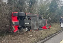 Ferrari F40 rosak teruk dalam kemalangan di UK