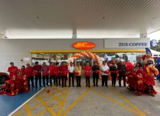 BHPetrol rai 300 pelanggan sempena Tahun Baru Cina
