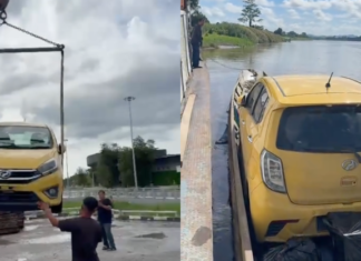 Perodua Axia balik kampung Mulu naik bot