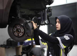 Sering diragui kebolehan baiki kenderaan, Khairin Qisstina tidak patah semangat