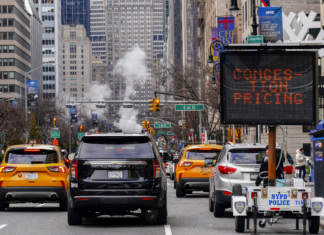 Caj kesesakan US$9 dilaksanakan di bandar New York