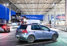 Tersadai setahun di lapangan terbang, VW Golf perlu bayar parkir RM1 juta