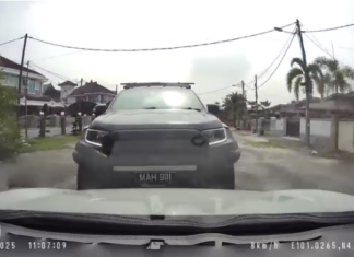 Tular: Polis kesan pemilik trak pikap sengaja langgar kereta