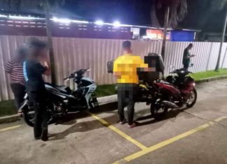 Dua remaja lelaki buat aksi ‘wheelie’ ditahan