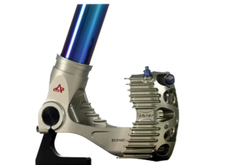 Sistem penyejukan brek Hitachi Astemo gabung tapak fork dan angkup brek dalam struktur tunggal