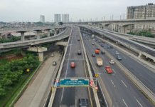 Kerana rasuah, jalan tol di Indonesia ini tidak selamat dilalui kenderaan berat