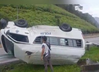 Kenderaan hilang kawalan, empat anggota polis cedera