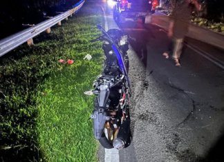 Anggota polis maut nahas bertembung dengan lori