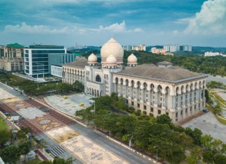 Cedera akibat pokok tumbang, rider dapat ganti rugi RM216,949