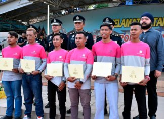 Enam ‘Abang Food Panda’ cekup peragut terima surat penghargaan