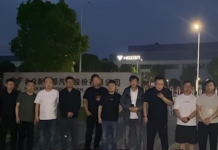 Wakil jualan protes depan kilang Neta tuntut bayaran kenderaan tidak dihantar