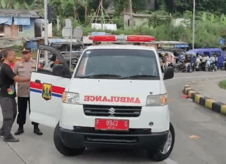 Ambulans hidupkan siren kantoi bawa penumpang, alasan ingin ziarah orang sakit di hospital