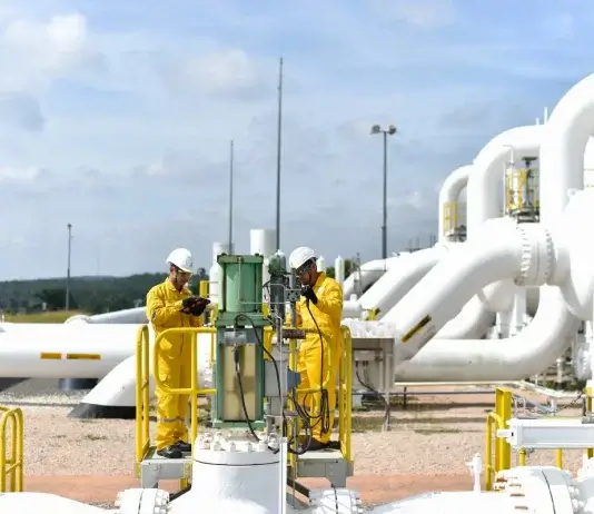 Bekalan minyak mentah Malaysia masih cukup, hampir 40 peratus import melalui Selat Hormuz