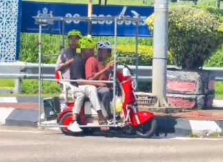 Aksi macam filem ‘3 Idiots’, JPJ cari tiga individu tunggang skuter mikro atas jalan raya
