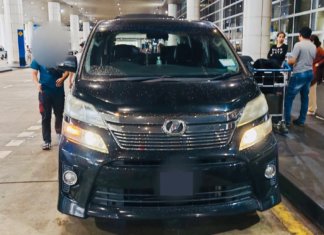 Guna Vellfire abang ipar buat kerja ulat di KLIA