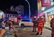 Warga emas cedera, SUV rempuh restoran makanan segera