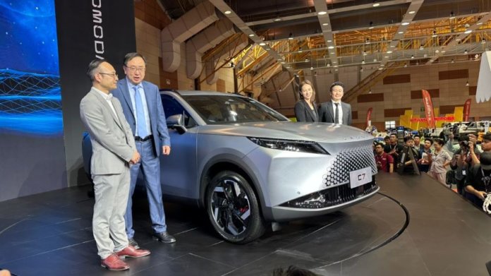 omoda c7 01