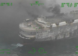 Kapal Morning Midas karam di Lautan Pasifik selepas tiga minggu terbakar