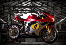 MV Agusta Superveloce 1000 Ago, rai Giacomo Agostini dengan 15 juara dunia, 83 sahaja!