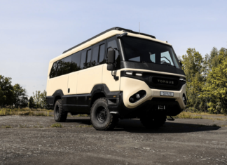 Torsus Praetorian bertukar menjadi sebuah motorhome off-road
