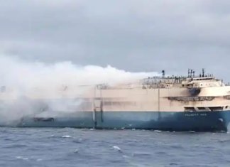 Kapal kargo bawa 3,000 kenderaan termasuk EV & hibrid terbakar di lautan Pasifik