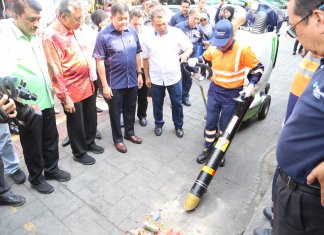 SWCorp, Alam Flora perkenal mesin pembersih jalan moden