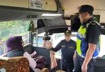 16 penumpang bas ekspres disaman tidak pakai tali pinggang keledar