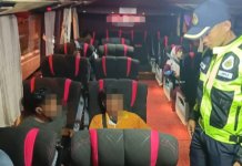 Menteri : Kalau naik kapal terbang boleh pakai tali pinggang keledar, kenapa naik bas tak boleh?