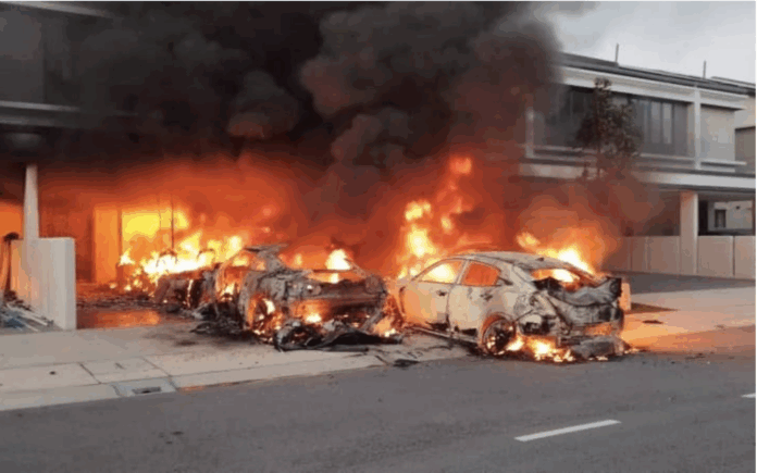 kereta terbakar
