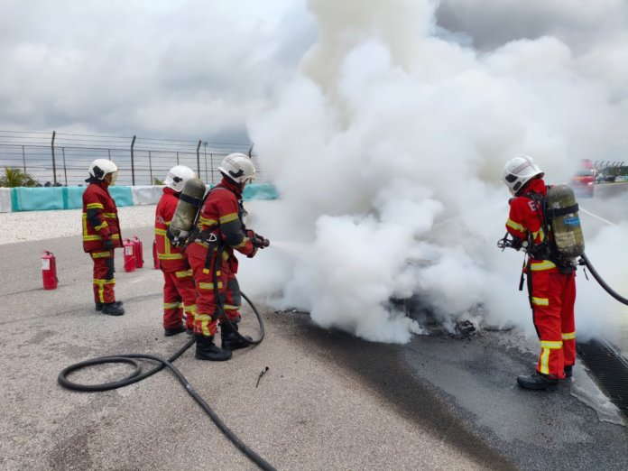 kereta terbakar_4