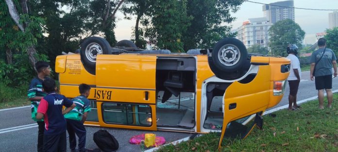 van sekolah terbalik_2
