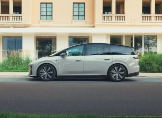 Li Auto i8 debut sebagai sebuah EV kacukan SUV-minivan, boleh gerak sejauh 720 km