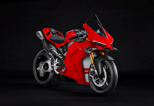 Ducati Panigale V4 dan V2 dengan aksesori Ducati Performance untuk litar atau jalan raya