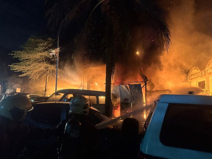 bengkel terbakar_2