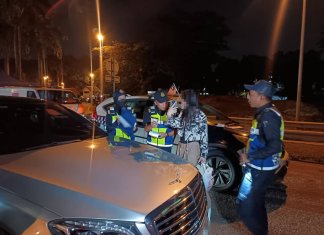 Kereta mewah kena sita, wanita warga China pulang naik e hailing