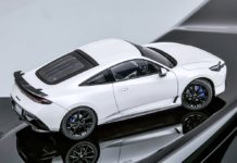 Kit model Tamiya Honda Prelude siap dengan spoiler but ikonik!