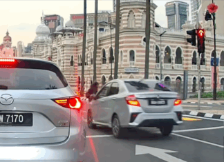 Hampir rempuh pejalan kaki, polis tahan pemandu e hailing